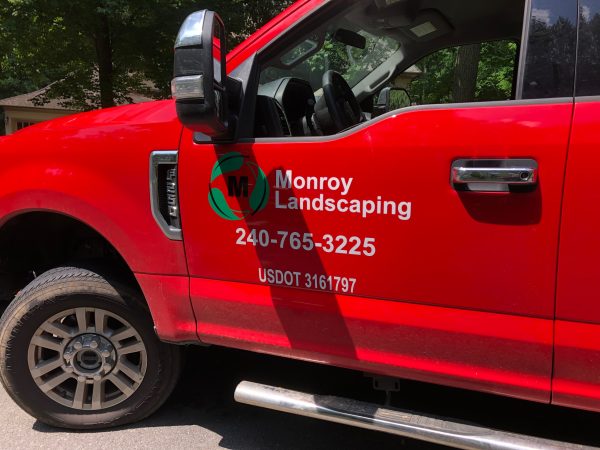 cut vinyl lettering on truck doors