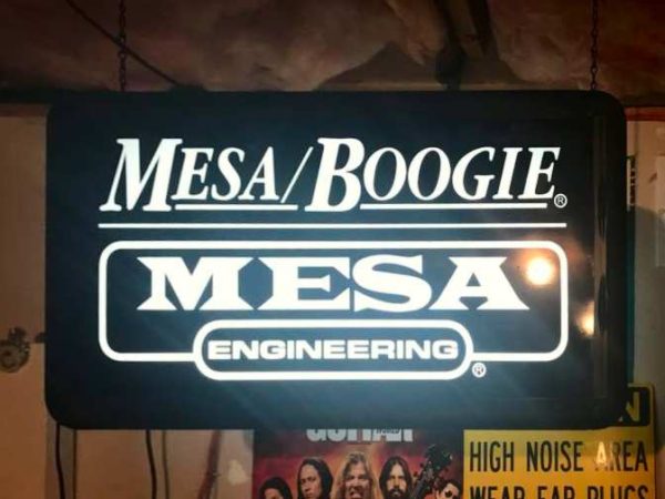 cut vinyl graphic light box sign